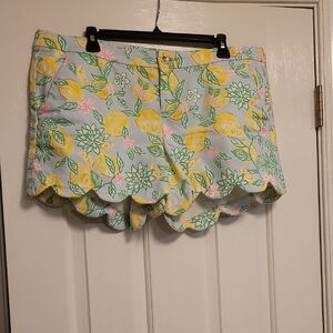 Like New. Lilly Pulitzer Lemon Scallop and Floral Print Shorts